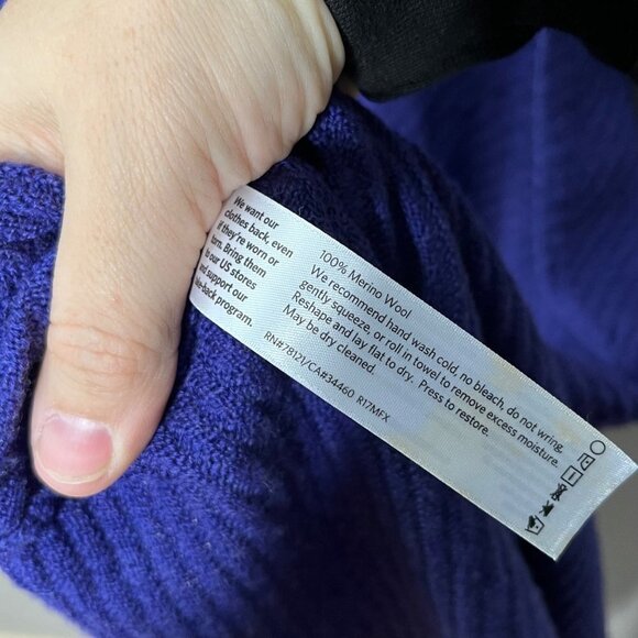 Eileen Fisher 100% Merino Wool V-Neck‎ Sweater Dress / Tunic Sweater-  Size XS - Picture 4 of 5